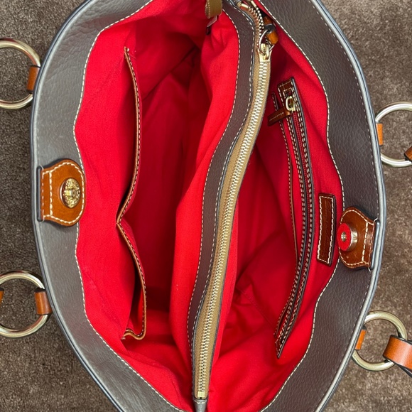 Dooney & Bourke: Pebble Grain Small Tammy Tote - Picture 8 of 11